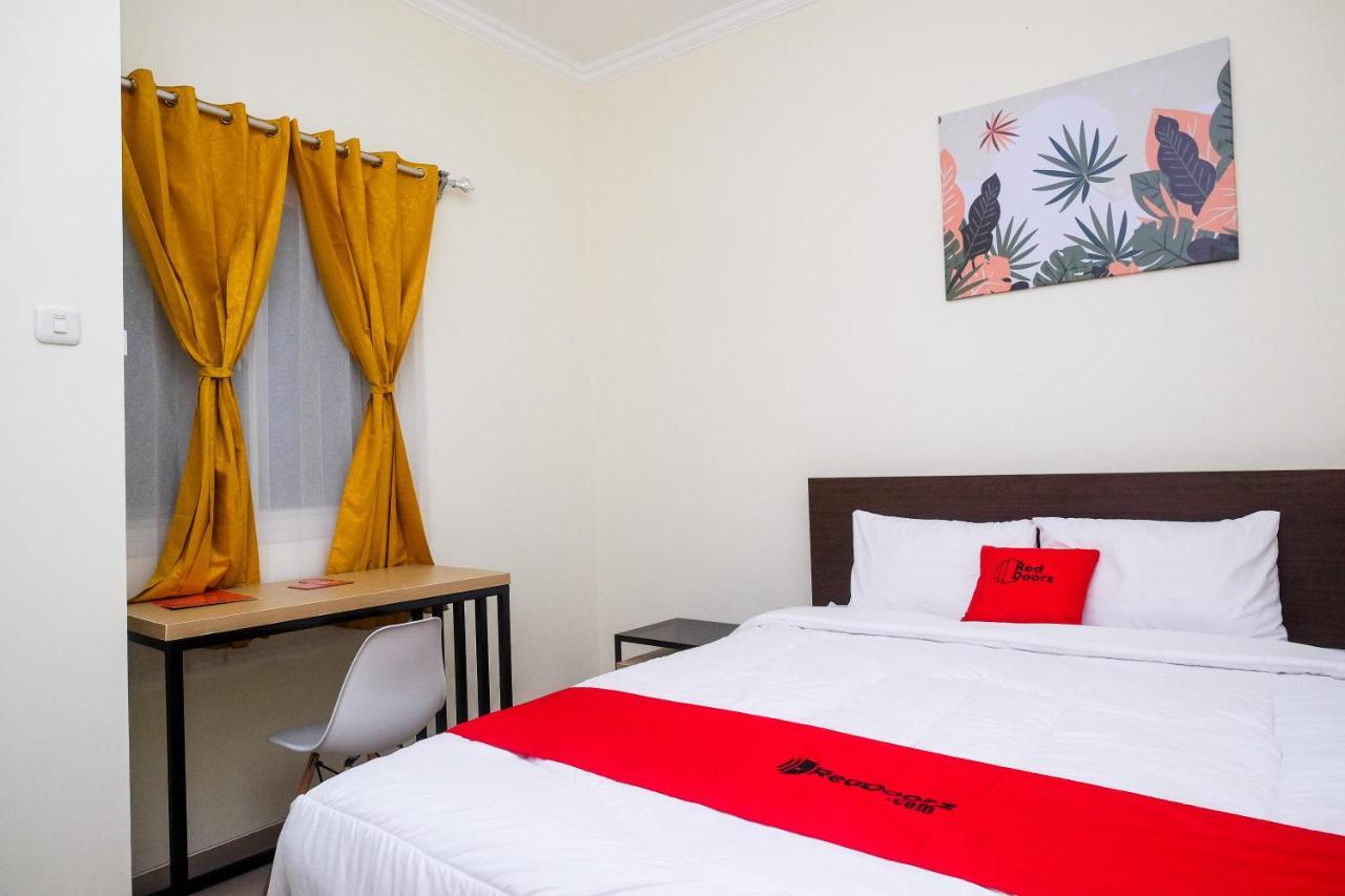 Reddoorz Near Kawasan Bandara Ahmad Yani 2 Hotel 2*