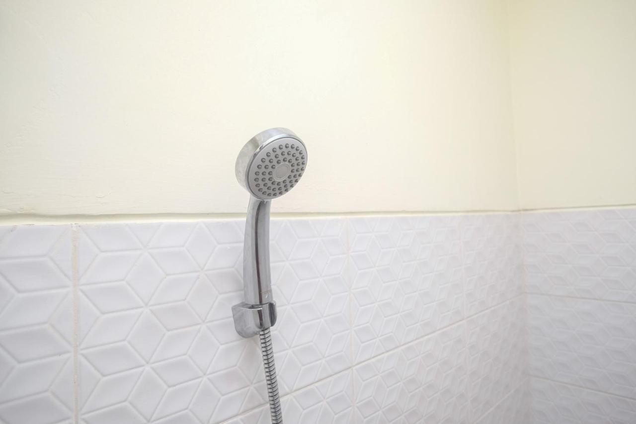 Reddoorz Near Kawasan Bandara Ahmad Yani 2 2*