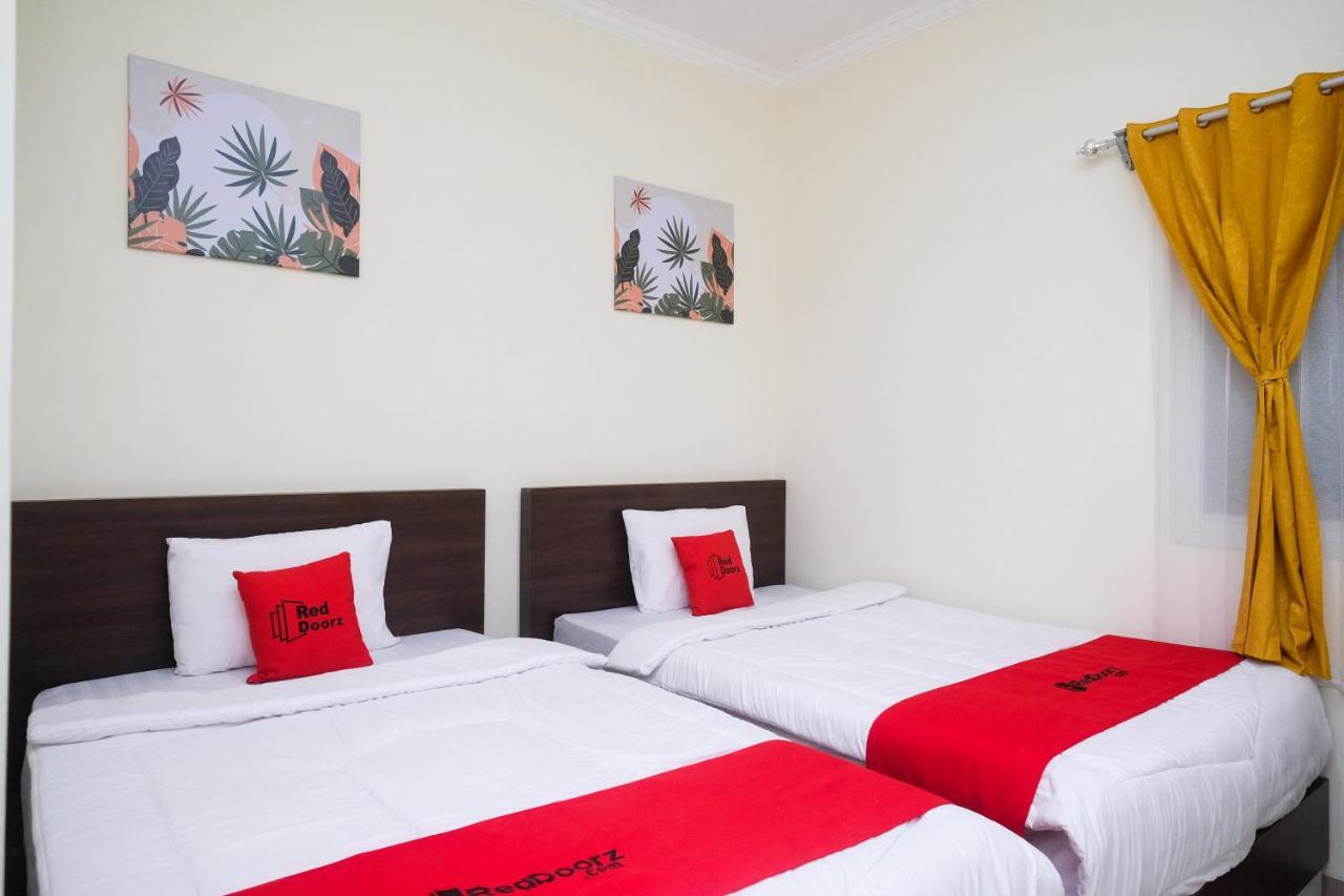 Hotel Reddoorz Near Kawasan Bandara Ahmad Yani 2